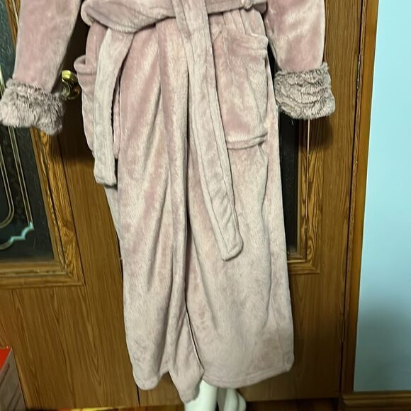 Carole Hochman Robe   - Picture 3 of 10